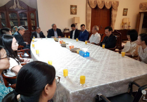 استادان زبان فارسی در خارج از کشور سرمایه‌های ارزشمندی هستند